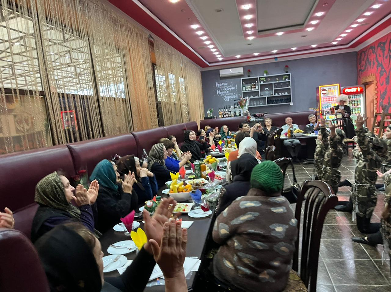 День матери - самый добрый праздник